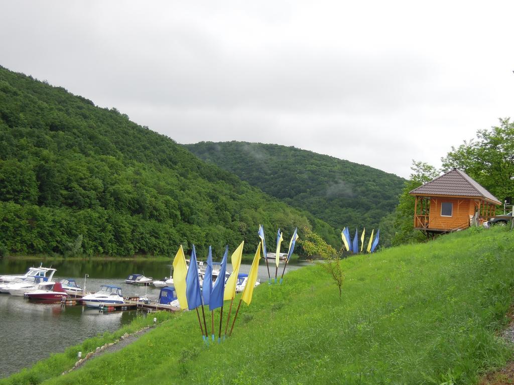 Hotel Yacht Club Mayak Dnistrivka Zimmer foto